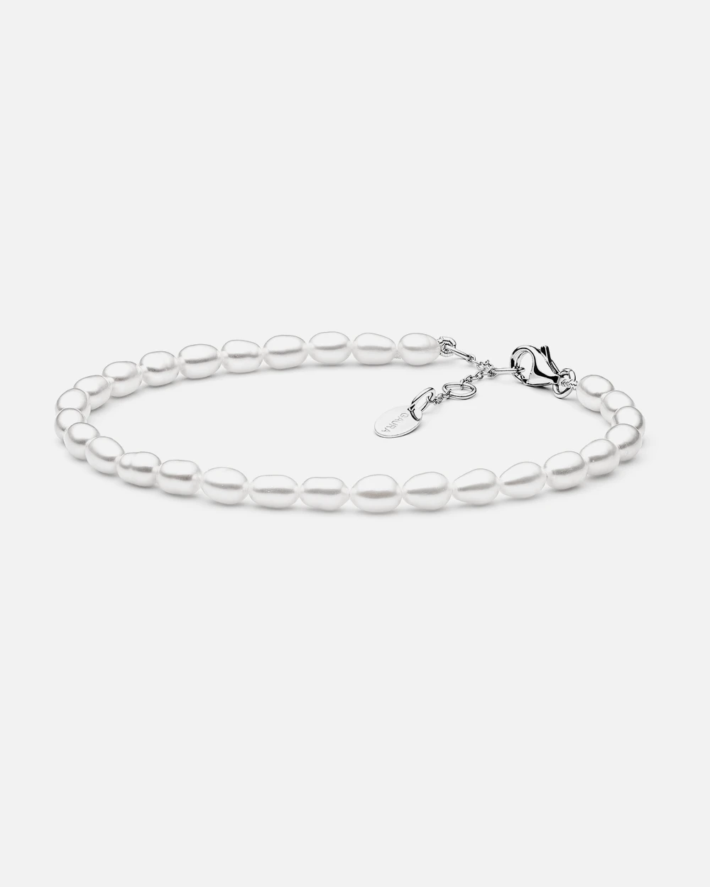 Kameoka Ø4 armbånd med hvide ferskvandsperler i sølv