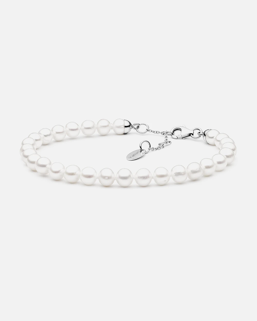 Nanjō Ø6 armbånd med hvide ferskvandsperler i sølv